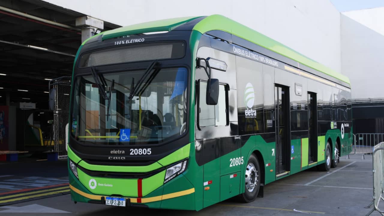 Goiás compra 65 ônibus elétricos e vai reformar terminais do Eixo Anhanguera