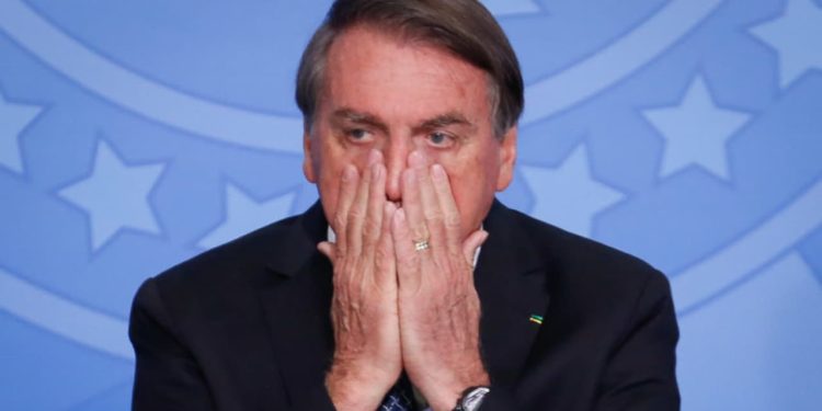 PF pede ao STF a quebra de sigilo bancário e fiscal de Jair Bolsonaro