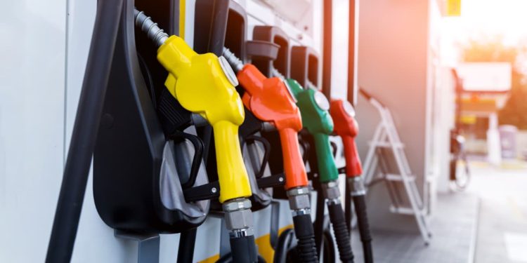 Preço da gasolina aumenta 16,3% e do diesel 25,8% a partir desta quarta (16)