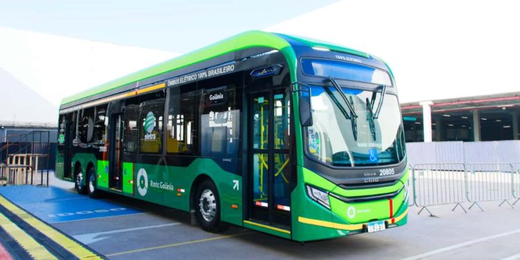 Goiás compra 65 ônibus elétricos e vai reformar terminais do Eixo Anhanguera