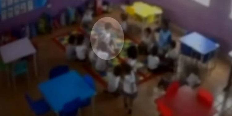Criança autista de 3 anos é amarrada em escola por 'mau comportamento', em Goiás