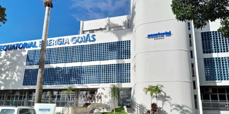 Caiado cobra soluções da Equatorial para constantes quedas de energia em Goiás