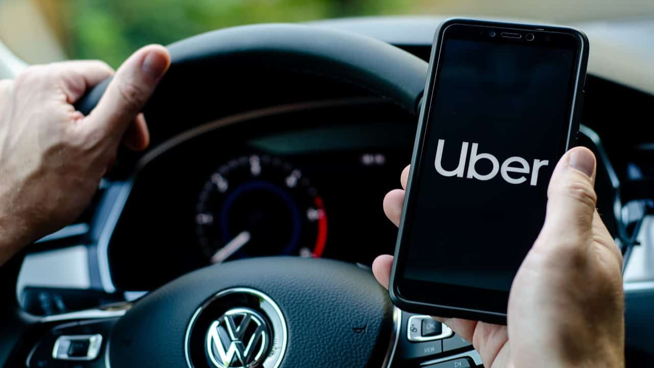 Confira a lista de carros que não serão aceitos na Uber em 2024 Dia