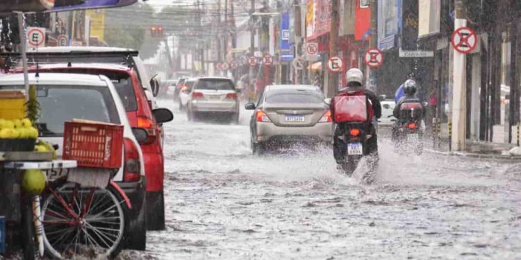 Inmet emite alerta de tempestades para este fim de semana em Goiás