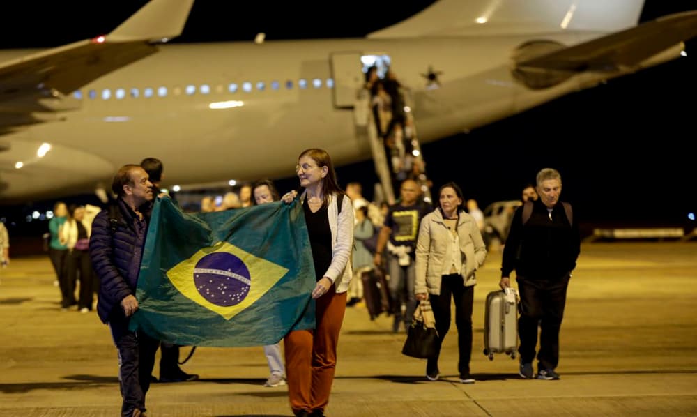Brasileiros repatriados de Israel