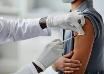 Vacina contra covid-19 passa a ser incluída no calendário nacional de crianças