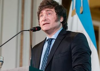 Bolsonaristas planejam caravana para prestigiarem posse de Mile na Argentina