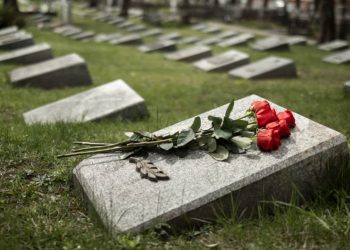 Dia de Finados: como fica a visitação em cemitérios e operação do transporte público