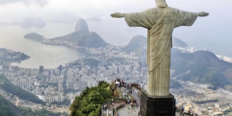 Goianos vão poder viajar de graça para Rio de Janeiro e Bahia; veja como participar
