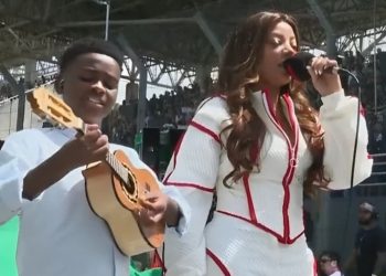 Ludmilla se pronuncia após falha ao cantar Hino Nacional no GP de São Paulo
