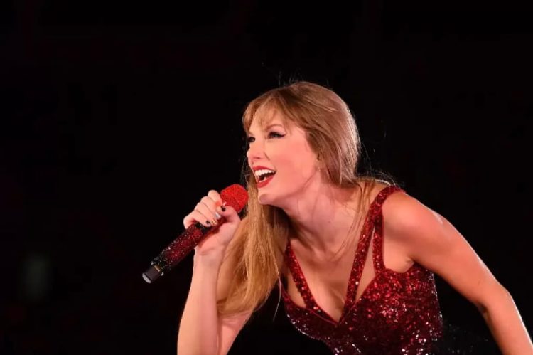 Taylor Swift Ganha Homenagem Com Proje O No Cristo Redentor Dia Online