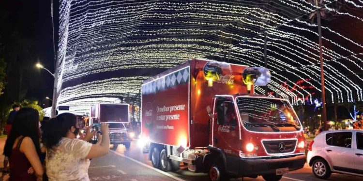 Caravana de Natal da Coca-Cola passa por 12 cidades em Goiás; veja roteiro