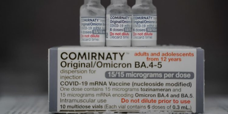 Covid-19: reforço da vacina bivalente é liberada para idosos e imunocomprometidos