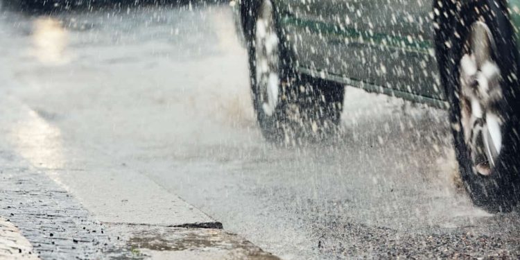 Goiás tem alerta de chuvas fortes, ventania e queda de raios; veja previsão