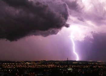 Raios e tempestades devem marcar o fim de semana em Goiás; veja previsão