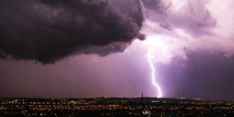 Raios e tempestades devem marcar o fim de semana em Goiás; veja previsão