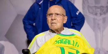 Morre Zagallo, ex-jogador e tetracampeão pelo Brasil, aos 92 anos