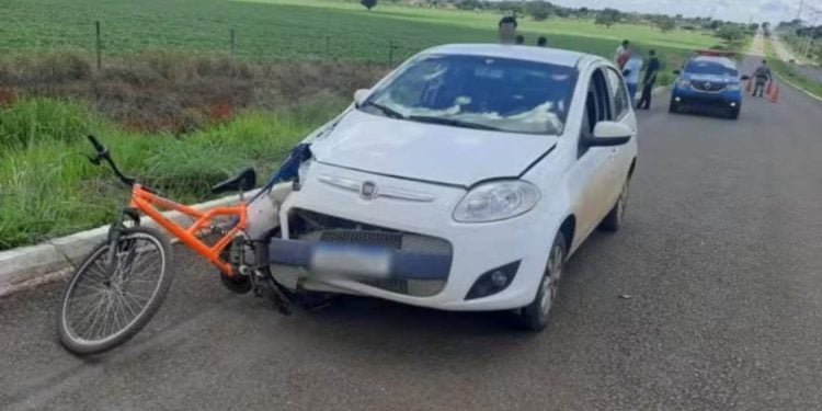Motorista mata ciclista atropelado após tentar tirar marimbondo de dentro do carro