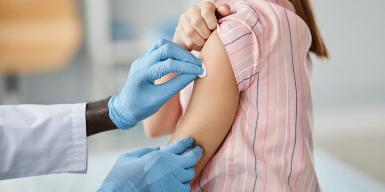 Vacina contra dengue: Goiânia inicia imunização de crianças dia 15 de fevereiro