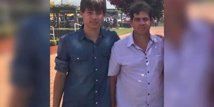 Veja quem era pai e filho que morreram após caminhonete cair no Rio dos Bois