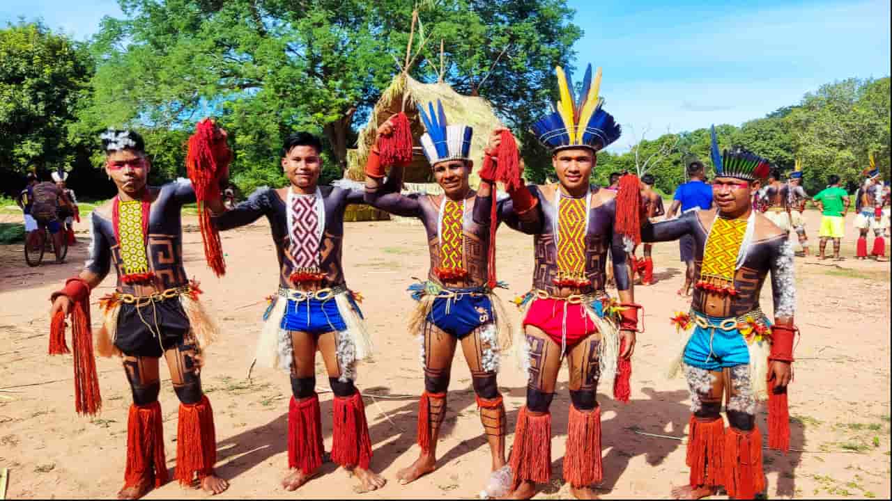 Indígenas Karajá da Ilha do bananal no Tocantins celebram o Hetohoky neste mês de março