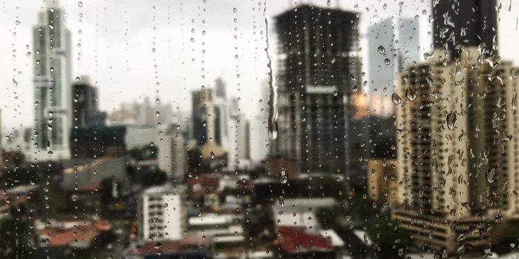 Previsão indica tempo abafado e possibilidades de tempestades nesta semana, em Goiás