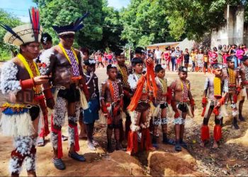 Indígenas do povo Karajá da Ilha do Bananal celebram o Hetohoky, no Tocantins