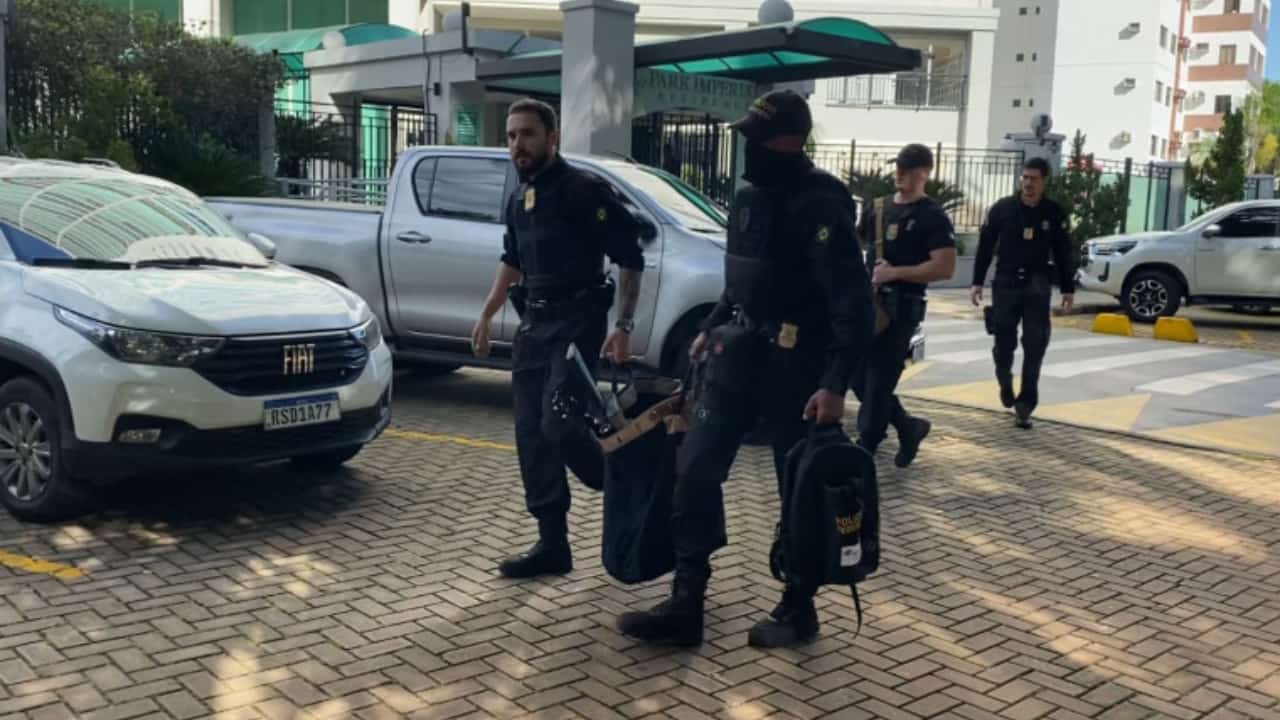 Em Palmas PF descobre arsenal em casa de suspeito de financiar atos de 8 de janeiro