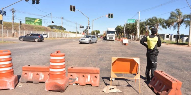Novo trecho da Avenida Perimetral Norte passa por interdições devido obras