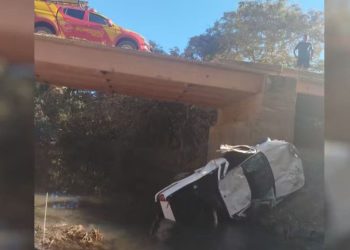 Morre adolescente que estava internada após picape cair de ponte, em Goiás