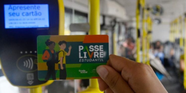 Aberto período de cadastro e recadastro do Passe Livre Estudantil, em Goiás