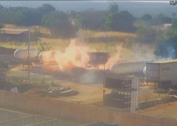 Incêndio em tanques de gás causa explosão e quase atinge funcionários, em Formosa