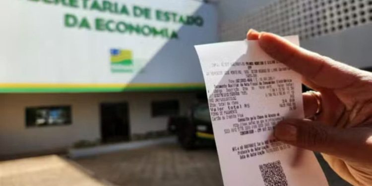 Moradora de cidade em Goiás ganha R$ 50 mil na Nota Fiscal Goiana