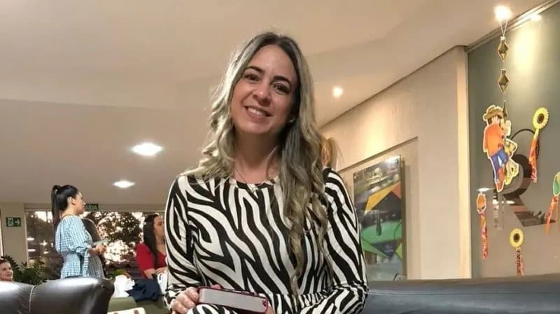 Cantora baleada em feira