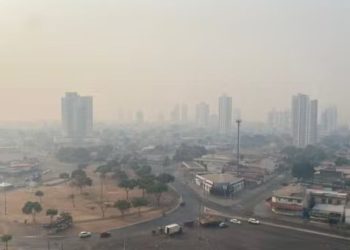 Nuvem de fumaça encobre Goiânia neste domingo (25); veja o que pode ser