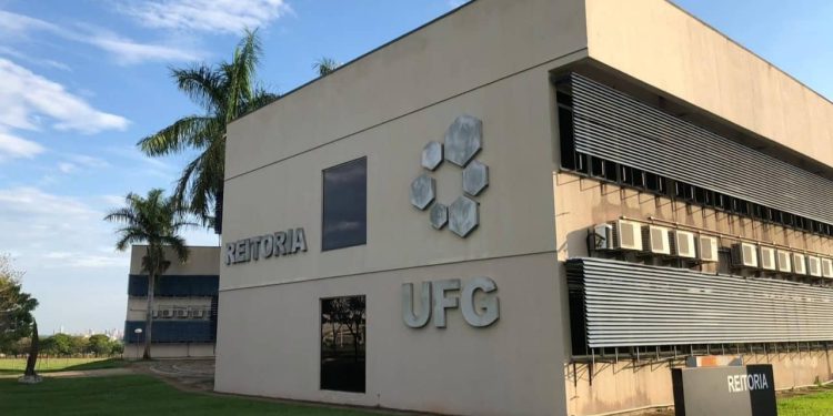 Inscrições abertas para concurso da UFG com salários de R$ 4,5 mil; veja como fazer