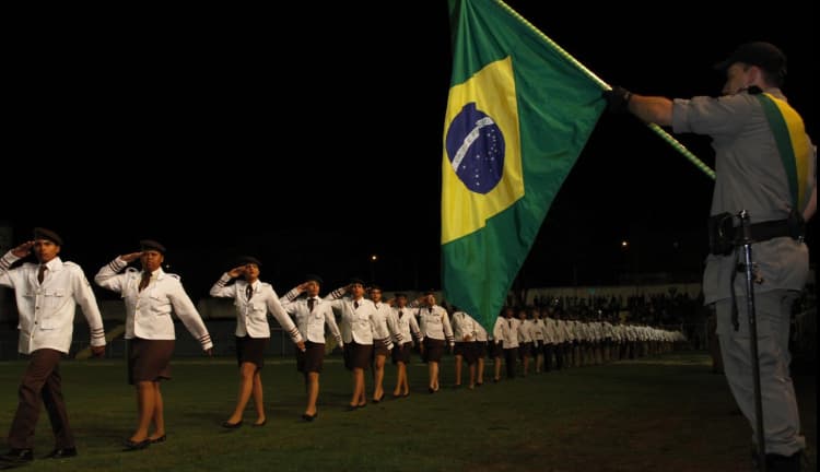 escolas militares em Goiás