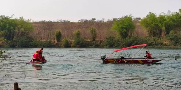 Homem morre afogado ao tentar salvar esposa que caiu em rio, em Goiás