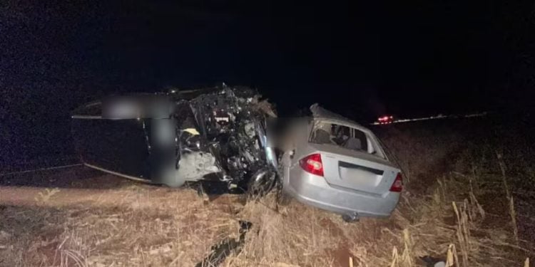 Motorista morre e PMs ficam feridos após grave acidente na GO-164, em Goiás 