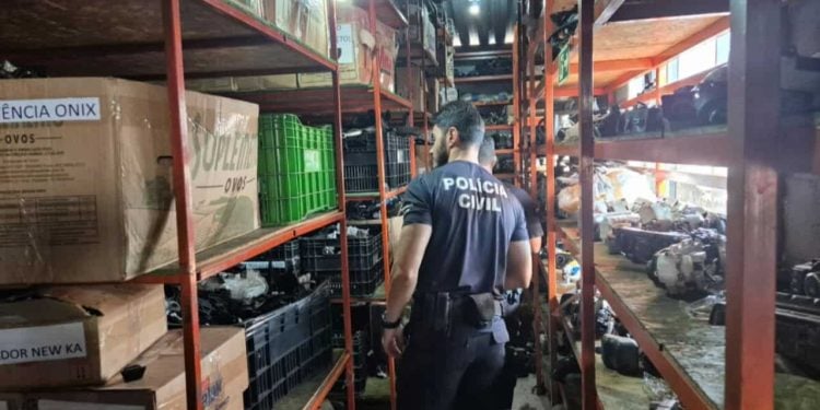 Operação investiga comerciantes por venda de peças veiculares furtadas em Goiás