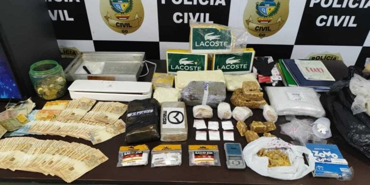 Polícia desarticula grupo que faturava milhões de reais com tráfico de drogas em Goiás