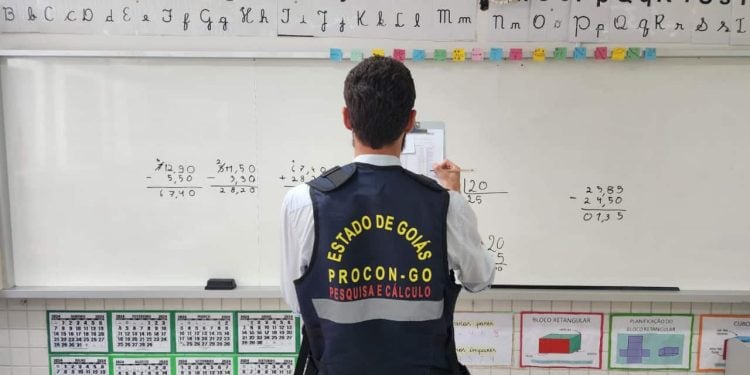 Pesquisa do Procon encontra variação até 162% em mensalidades nas escolas de Goiânia