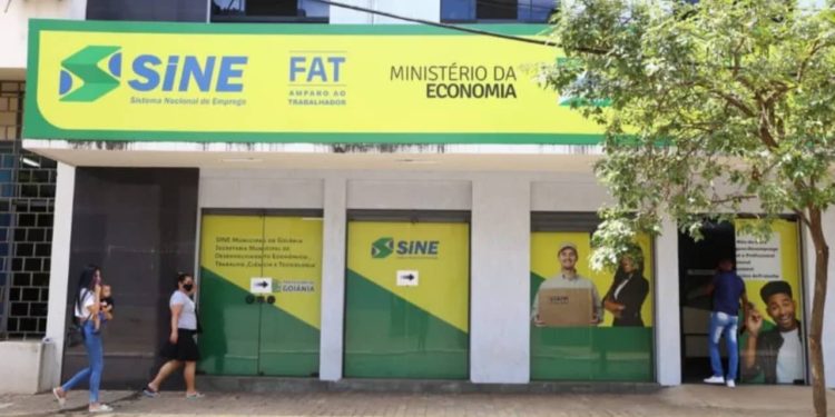 Sine Goiânia tem 300 vagas de emprego para pessoas sem experiência; veja