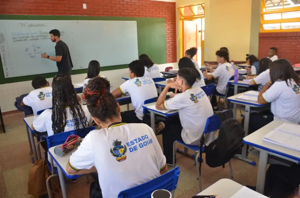 Estudantes em sala de aula