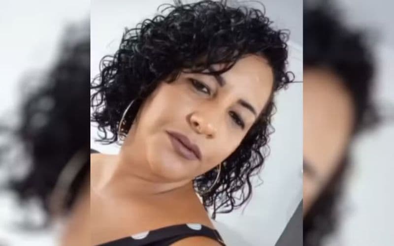 Mulher arrastada por enxurrada