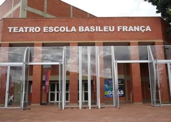 Basileu França abre vagas para cursos gratuitos em Artes Visuais, Teatro e Música; confira