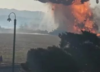 avião saiu da pista no momento do pouso, bateu contra um muro e explodiu no Aeroporto Internacional de Muan