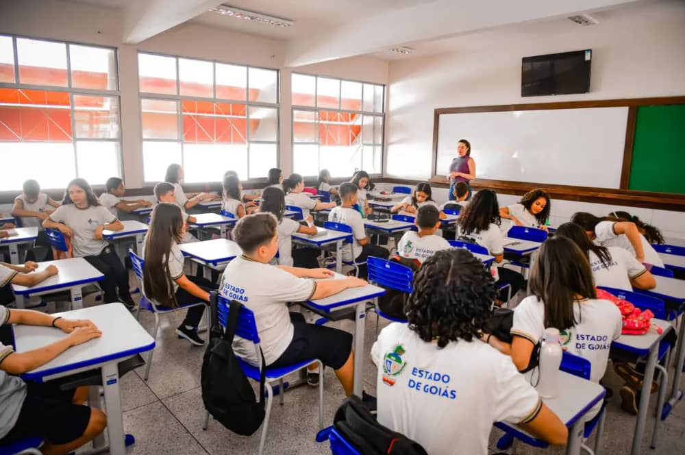 Estudantes beneficiados com programa Pé-de-Meia