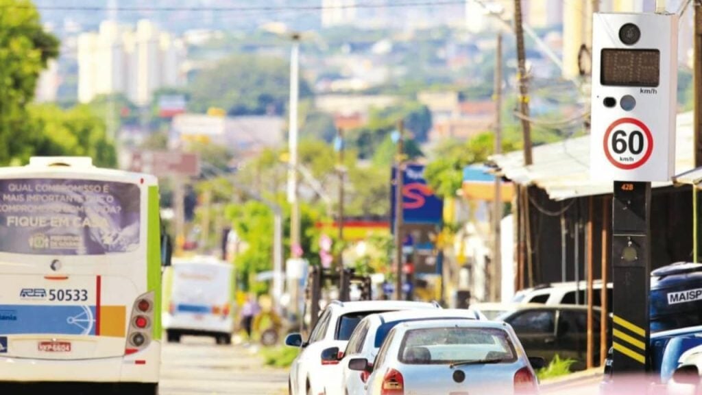 Após 7 meses sem fiscalização, novos radares começam a ser instalados em Goiânia
