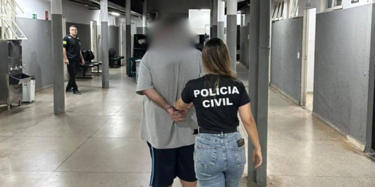 Homem é preso por estelionato após se passar por funcionário da Receita Federal